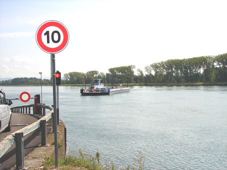 Rhinau: La traversée du Rhin par le bac